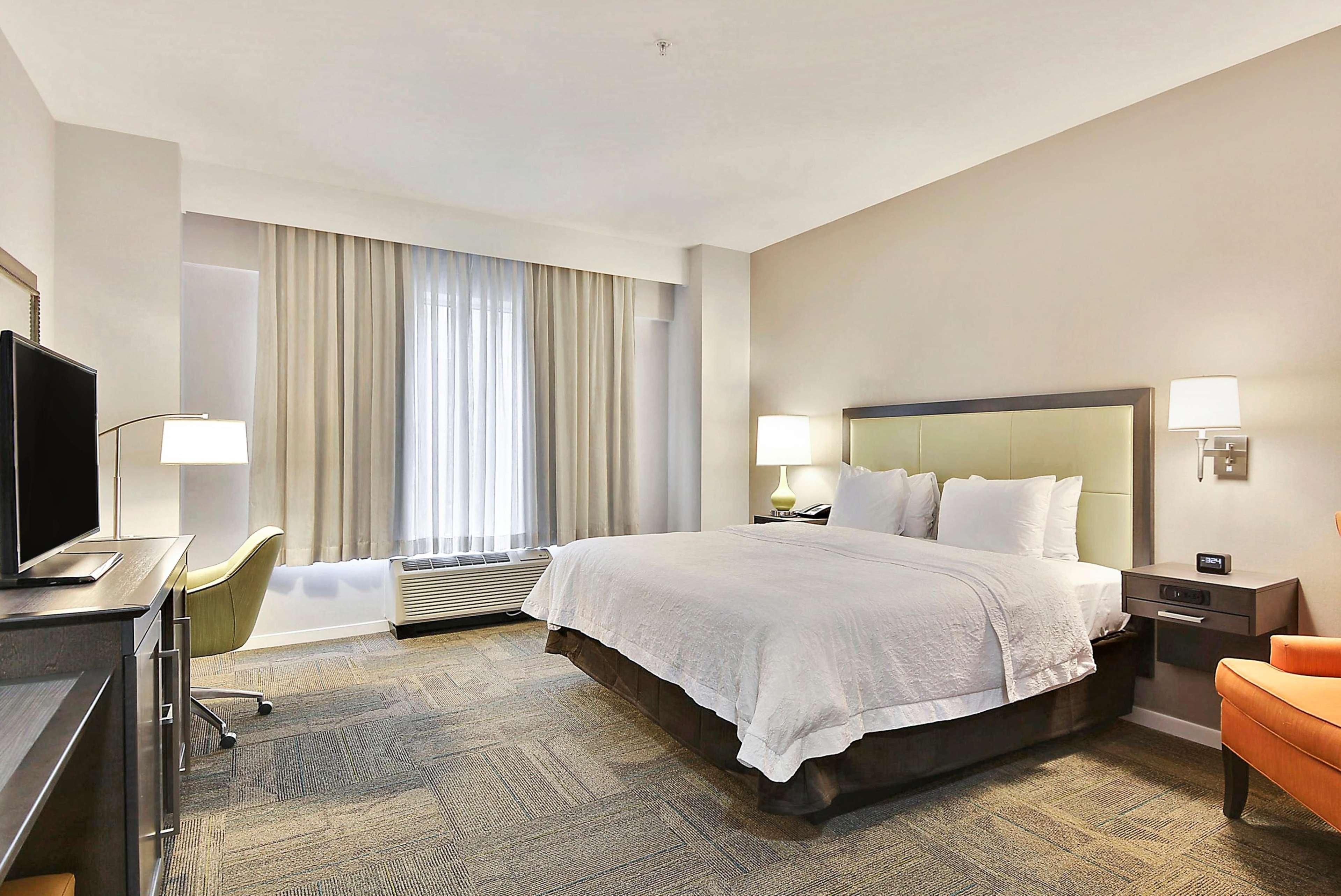 Hampton Inn Alexandria/Old Town Ngoại thất bức ảnh