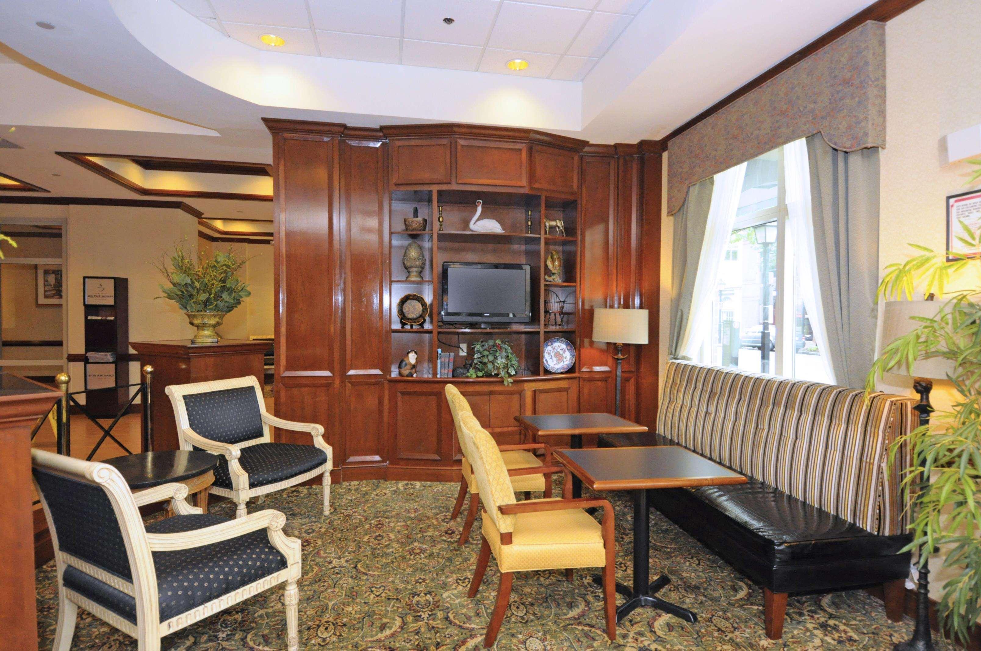 Hampton Inn Alexandria/Old Town Ngoại thất bức ảnh