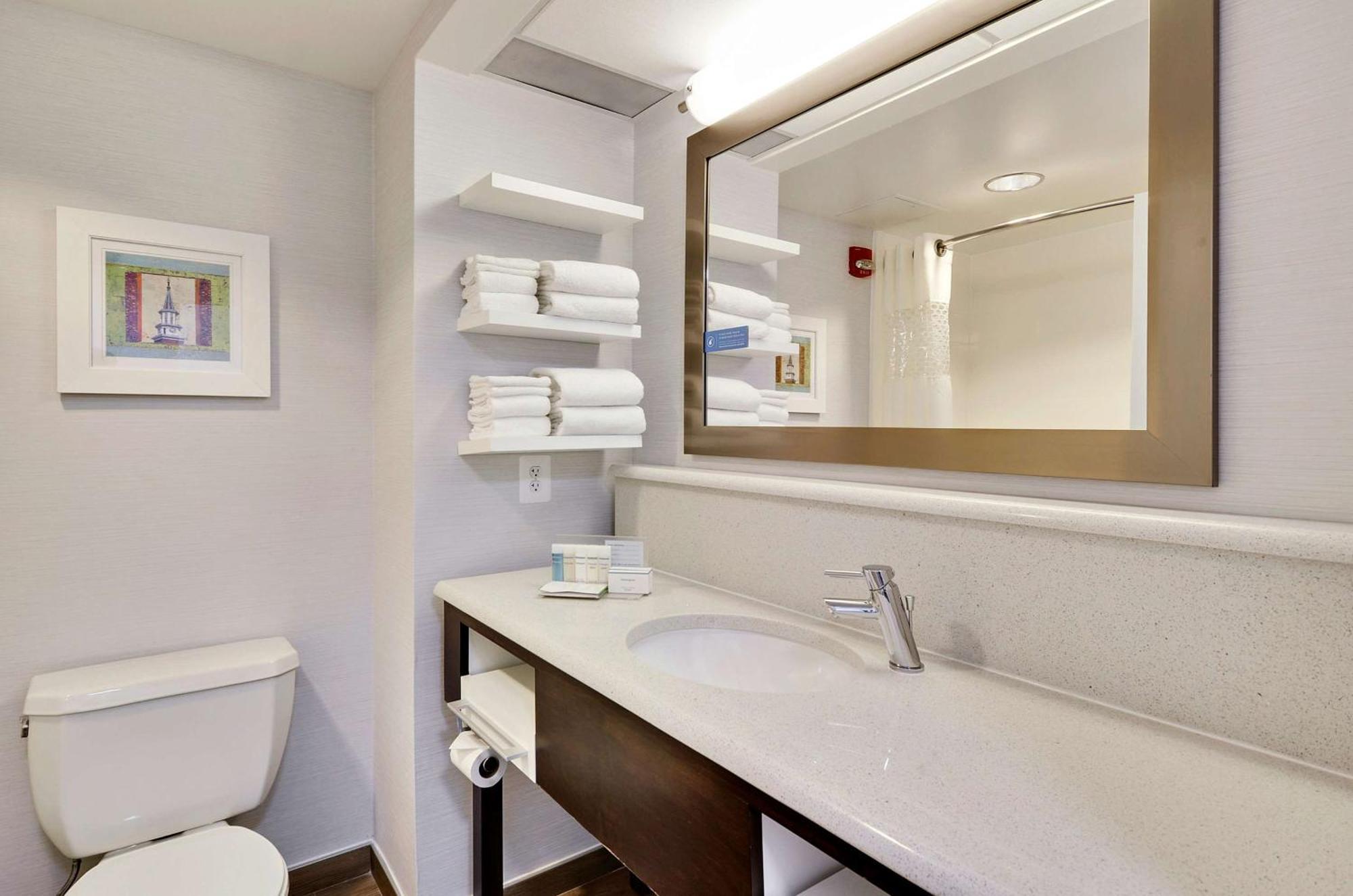 Hampton Inn Alexandria/Old Town Ngoại thất bức ảnh