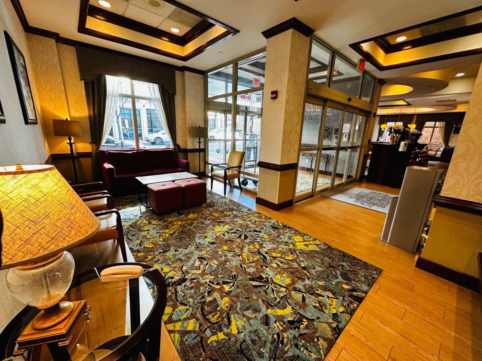 Hampton Inn Alexandria/Old Town Ngoại thất bức ảnh